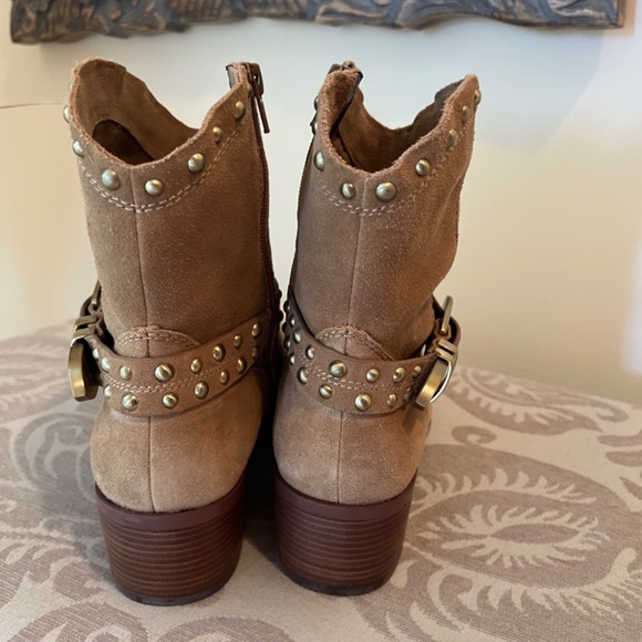 Like New BCBGeneration Block Heel Bootie, Size 10 Sundalwood Suede - Picture 4 of 10